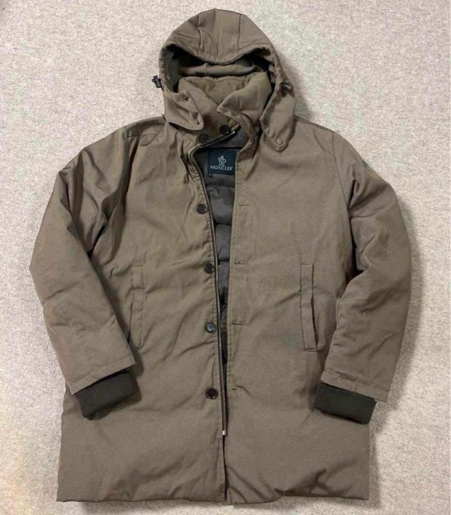 ◇モンクレールMONCLER◇千鳥格子側のカッコいいダウンコート 
