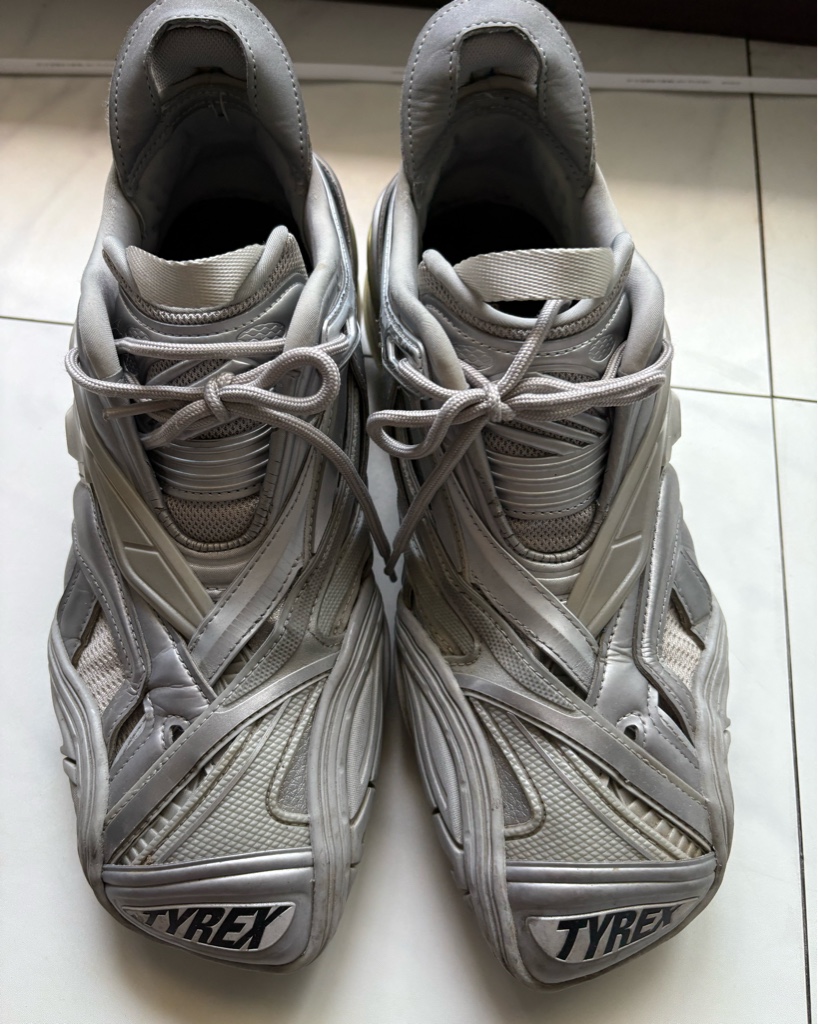 Balenciaga tylex42 silver - ARCHIVESTOCK