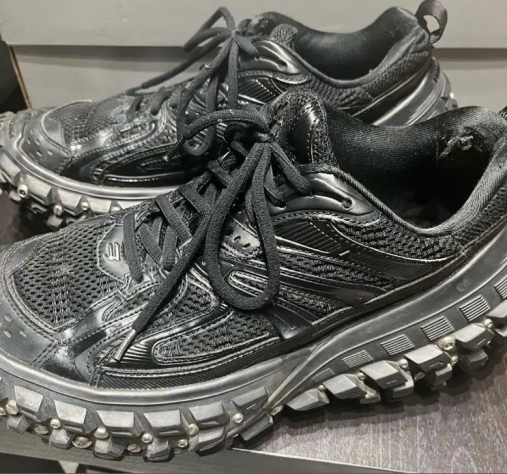 balenciaga DEFENDER/BOUNCER ピアス ブラック 42 - ARCHIVESTOCK