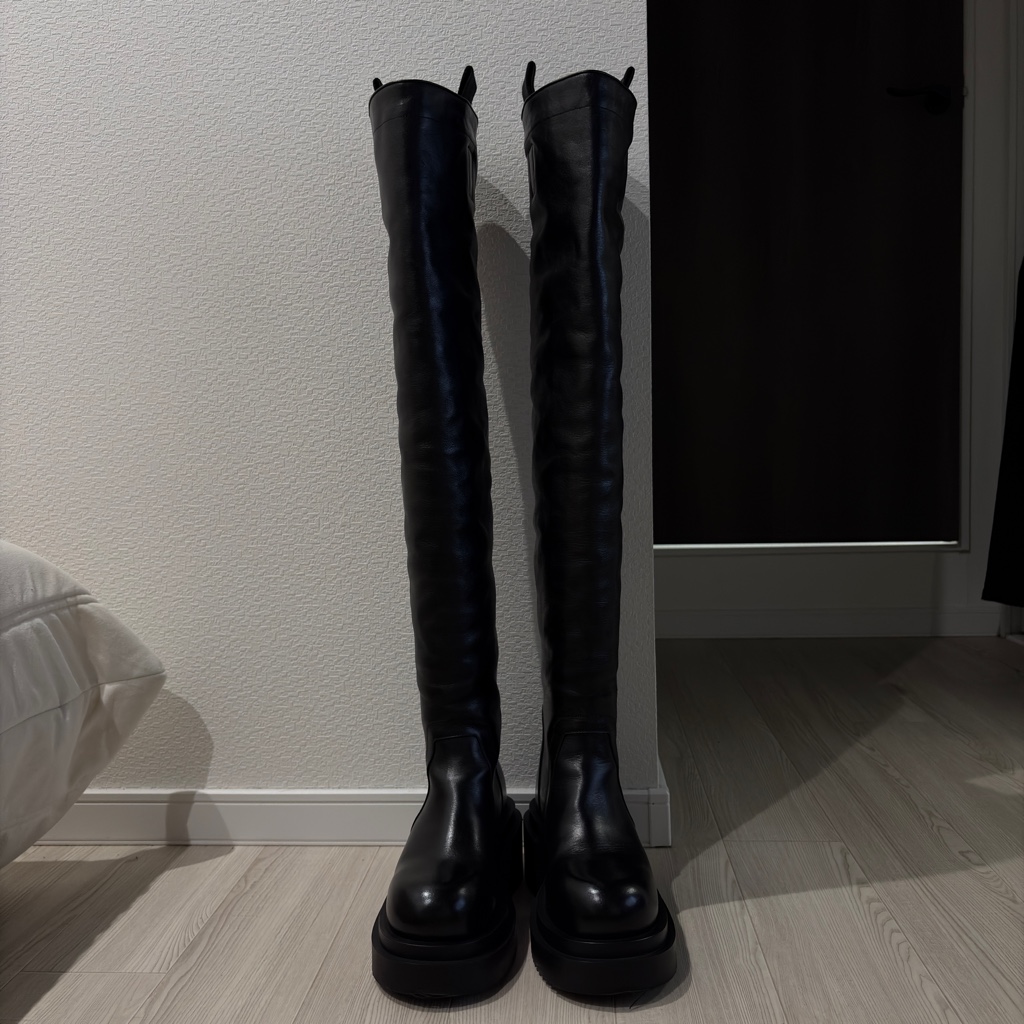 25AW RICK OWENS OVER THE KNEE BOGUN BOOT 39.5 - ARCHIVESTOCK