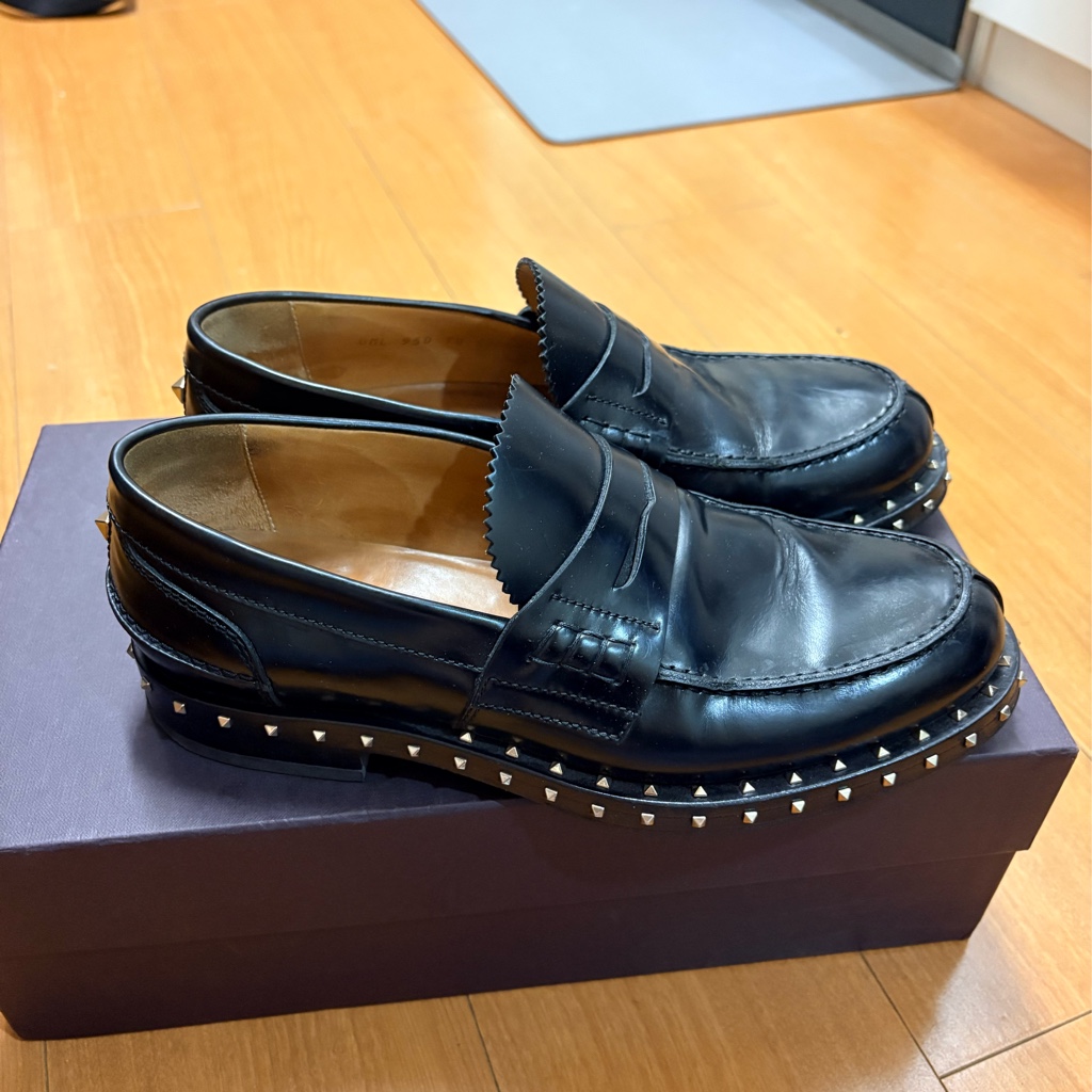 Valentinoスタッズローファー 40 箱付き - ARCHIVESTOCK