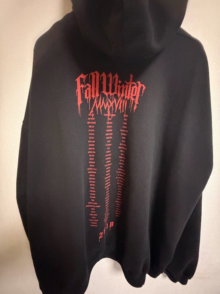 VETEMENTS 17AW metal tour Hoodie - ARCHIVESTOCK