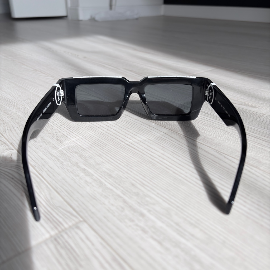 名作21SS LOUIS VUITTON LV CLASSIC SUNGLASSES - ARCHIVESTOCK