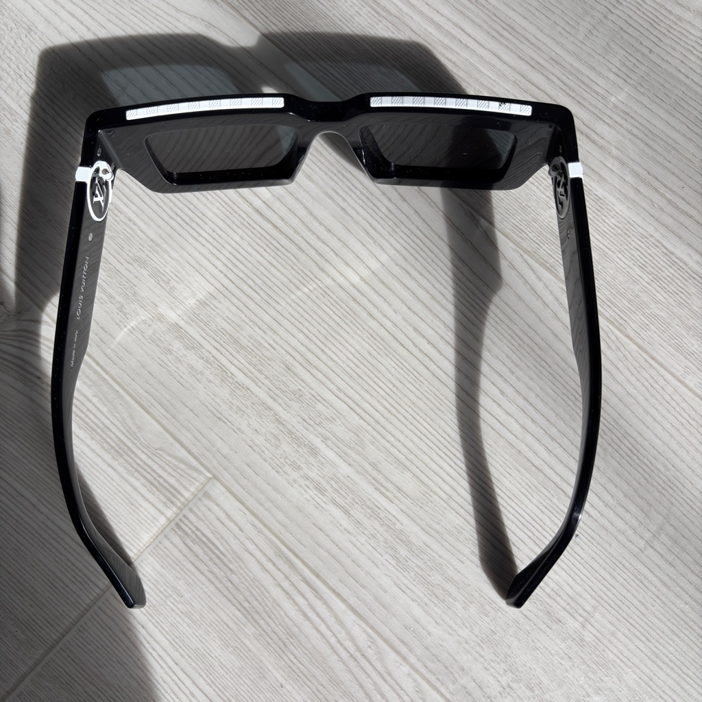 名作21SS LOUIS VUITTON LV CLASSIC SUNGLASSES - ARCHIVESTOCK