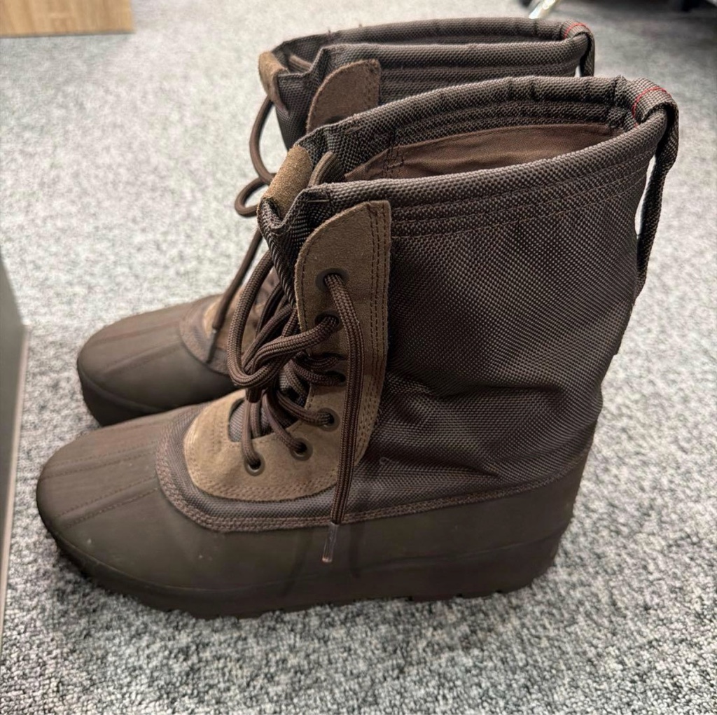 た*た様 yeezy 950 28cm kanye yeezy 950 28cm kanye - ARCHIVESTOCK