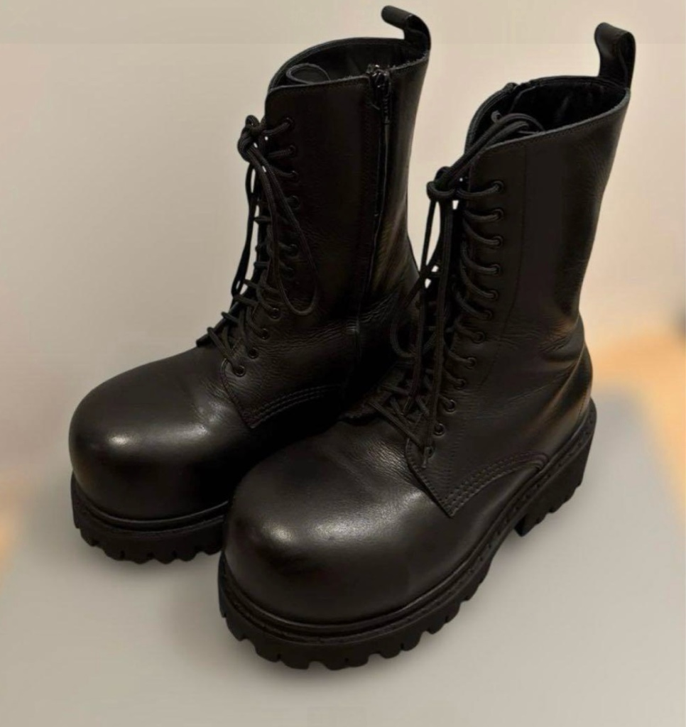 balenciaga ストンパー 40 - ARCHIVESTOCK
