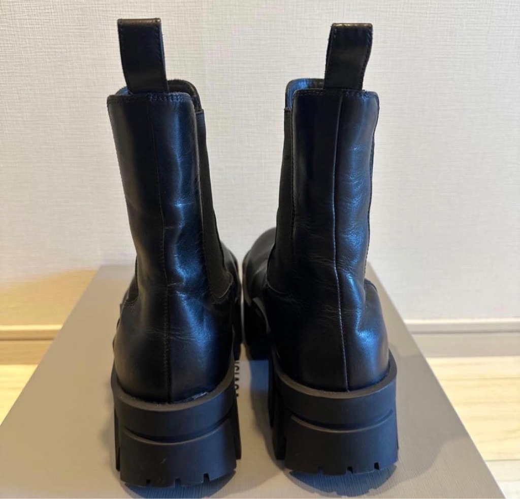 BALENCIAGA サイドゴア チェルシーブーツ　39 BALENCIAGA サイドゴア チェルシーブーツ 39 - ARCHIVESTOCK